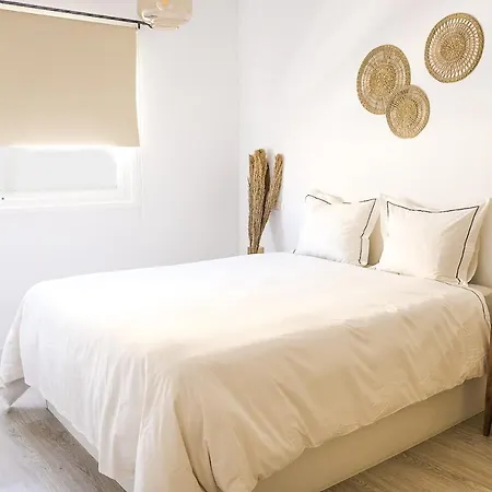 La Petite-home Near Airport-wifi-garage-elevator-homely Appartement Sardina