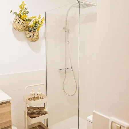 Appartement La Petite-home Near Airport-wifi-garage-elevator-homely *