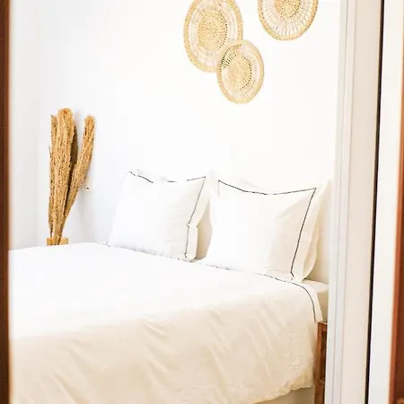 La Petite-home Near Airport-wifi-garage-elevator-homely * Sardina