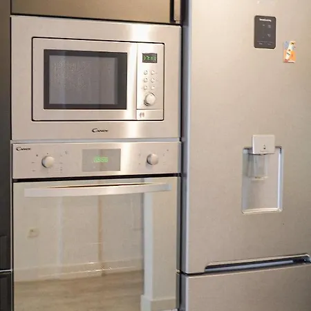 La Petite-home Near Airport-wifi-garage-elevator-homely
